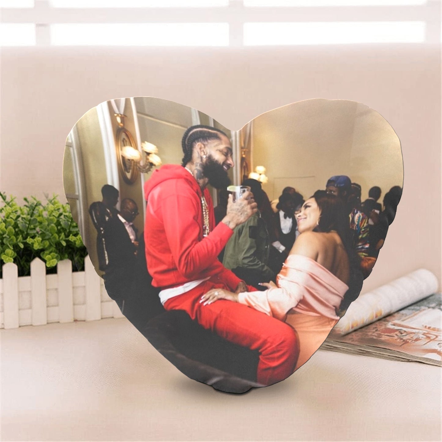 Almohada de corazón de doble cara (Lauren y Nip) personalizada